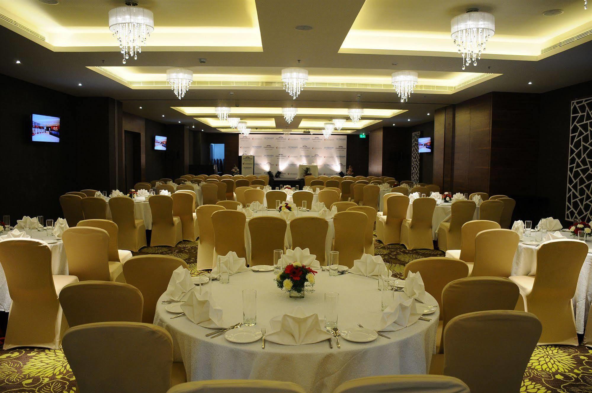 Howard Johnson By Wyndham, Hebbal, Bengaluru Exterior foto
